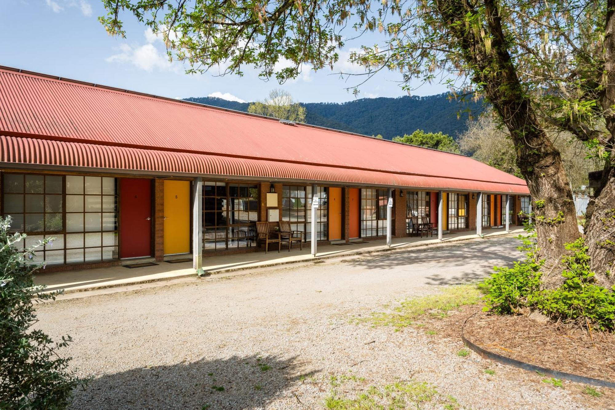 The Harrietville Snowline Hotel Екстериор снимка