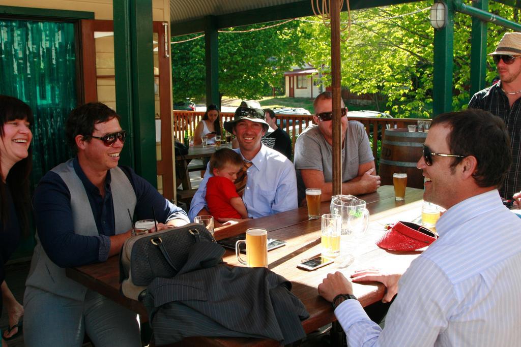 The Harrietville Snowline Hotel Екстериор снимка