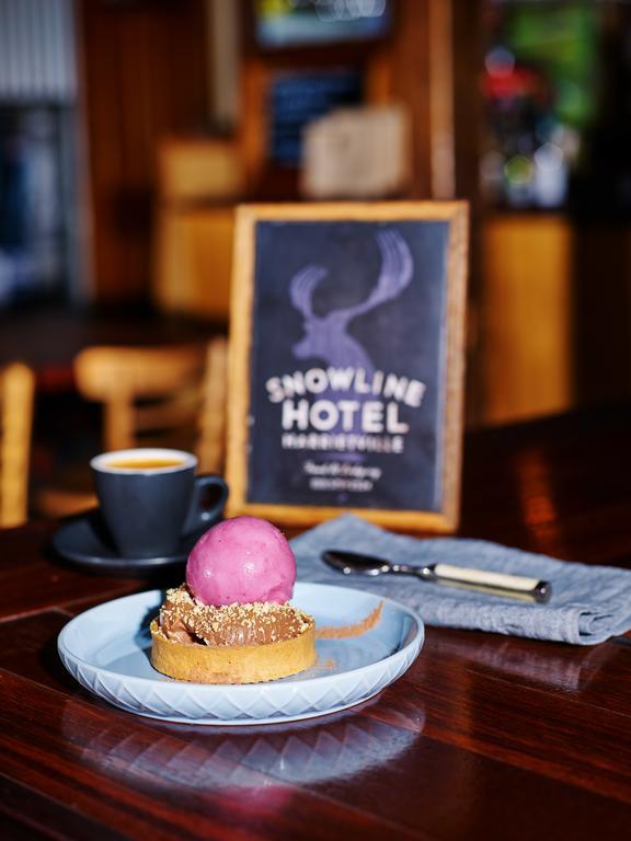 The Harrietville Snowline Hotel Екстериор снимка