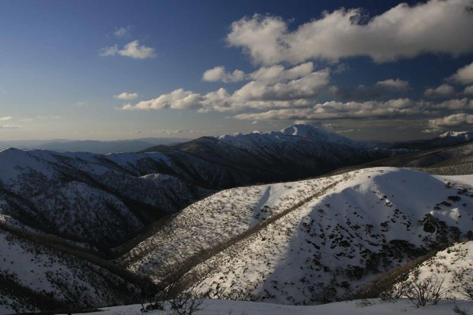 The Harrietville Snowline Hotel Екстериор снимка